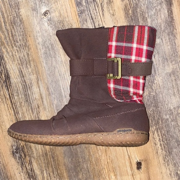 Patagonia Boots NEW, 5 - Picture 3 of 7